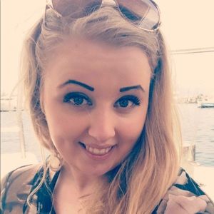 Meet your Posher, Rebecca